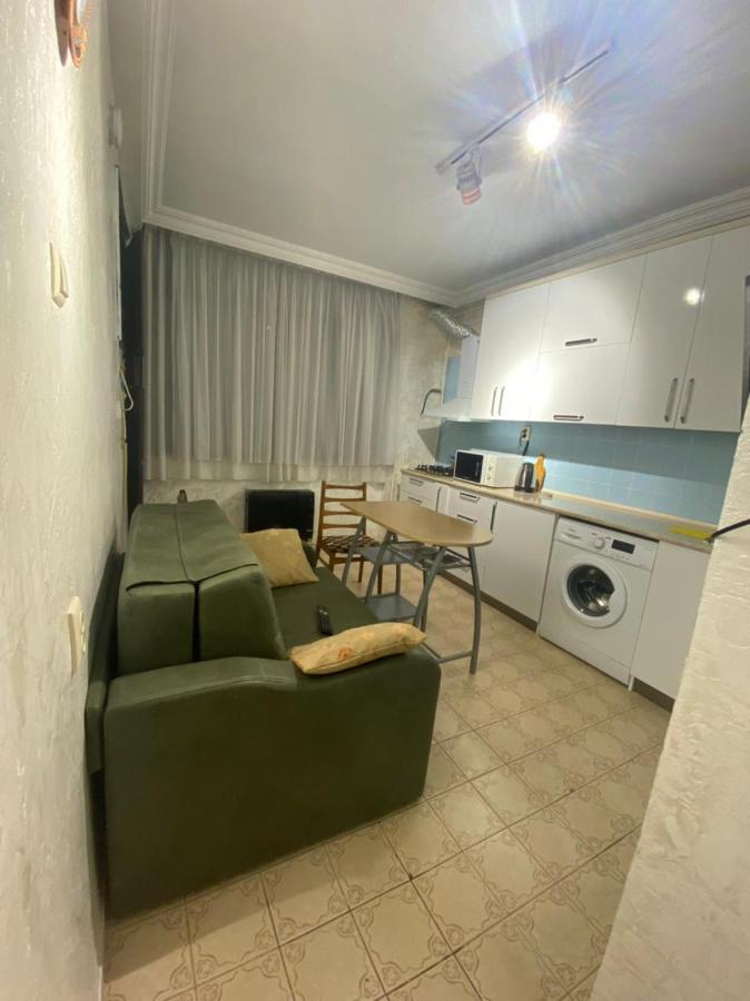 Apartment Ge Zvezda Batumi Esterno foto