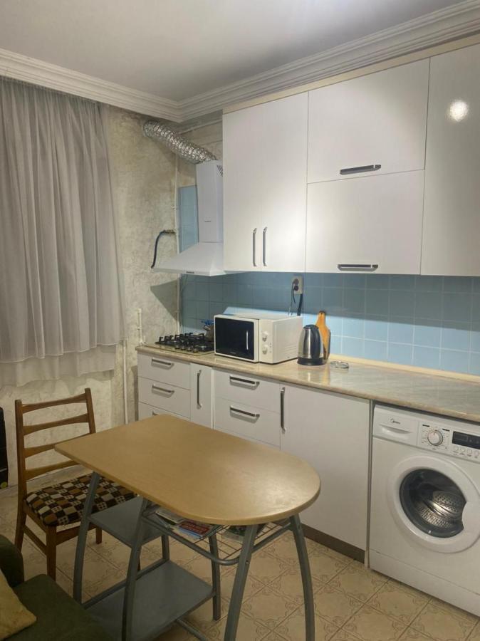 Apartment Ge Zvezda Batumi Esterno foto