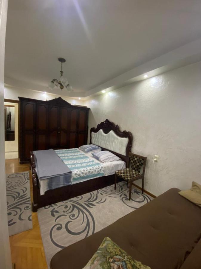 Apartment Ge Zvezda Batumi Esterno foto