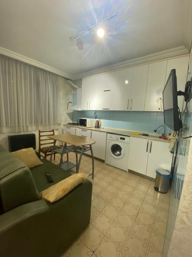 Apartment Ge Zvezda Batumi Esterno foto
