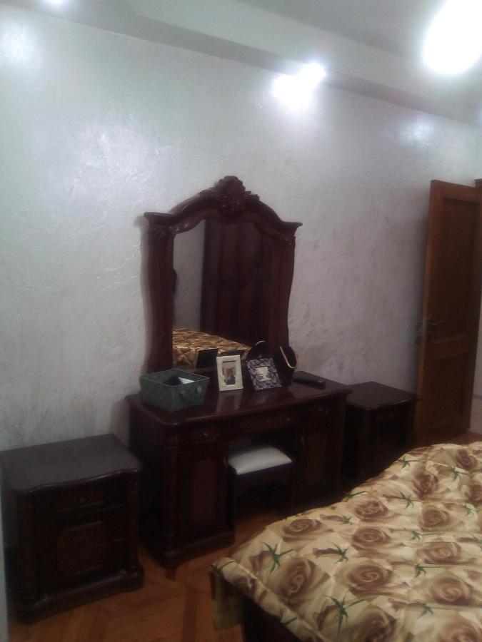 Apartment Ge Zvezda Batumi Esterno foto
